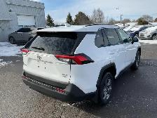 2024 Toyota RAV4 XLE - Photo 3