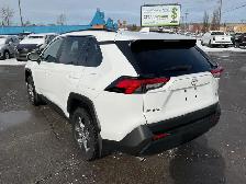 2024 Toyota RAV4 XLE - Photo 5