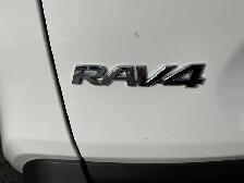 2024 Toyota RAV4 XLE - Photo 10