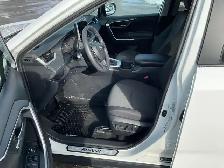 2024 Toyota RAV4 XLE - Photo 12