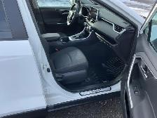 2024 Toyota RAV4 XLE - Photo 13