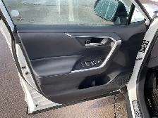 2024 Toyota RAV4 XLE - Photo 31