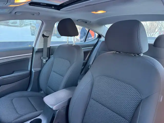 2020 Hyundai Elantra Limited - Photo 5