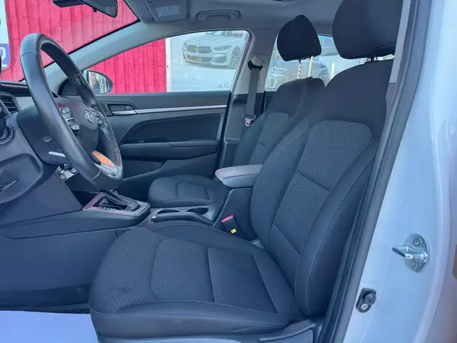 2020 Hyundai Elantra Limited - Photo 6