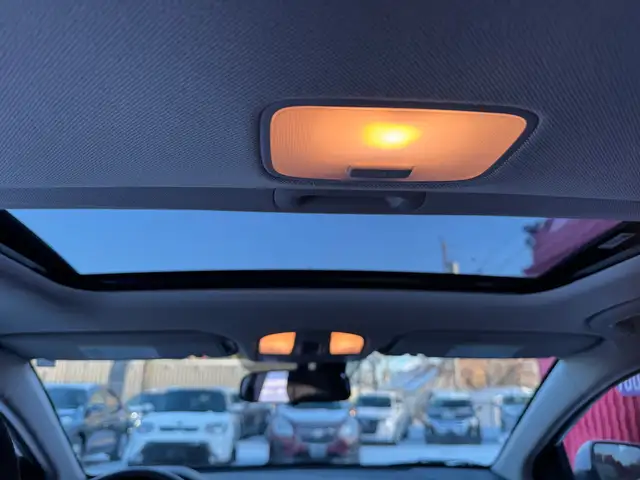 2020 Hyundai Elantra Limited - Photo 15