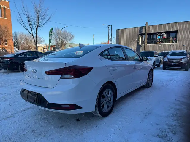 2020 Hyundai Elantra Limited - Photo 17