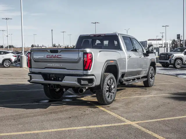 2026 GMC Sierra 3500HD Denali - Photo 9