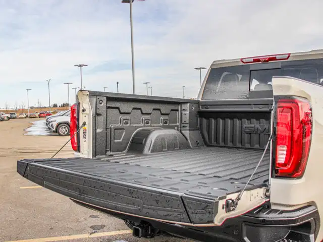 2026 GMC Sierra 1500 AT4X - Photo 8