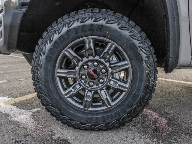 2026 GMC Sierra 1500 AT4X - Photo 13