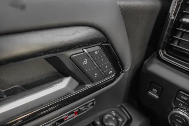 2026 GMC Sierra 1500 AT4X - Photo 18