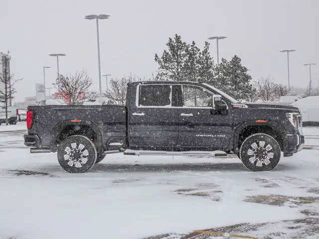 2026 GMC Sierra 3500HD Denali - Photo 10
