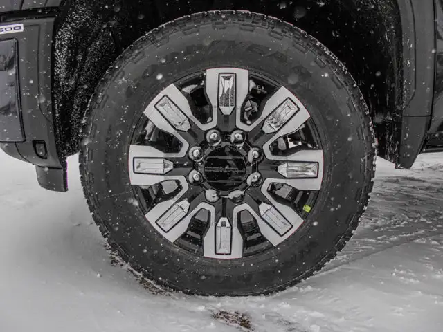 2026 GMC Sierra 3500HD Denali - Photo 13