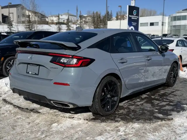 2023 Honda Civic Hatchback Sport Touring | No Accidents - Photo 4