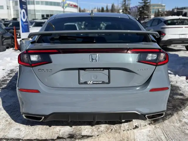 2023 Honda Civic Hatchback Sport Touring | No Accidents - Photo 5