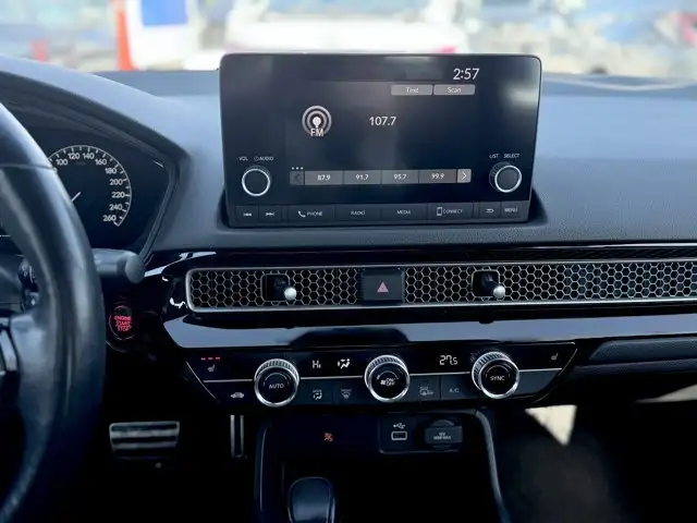 2023 Honda Civic Hatchback Sport Touring | No Accidents - Photo 15