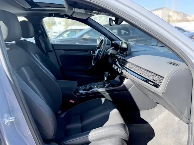 2023 Honda Civic Hatchback Sport Touring | No Accidents - Photo 20