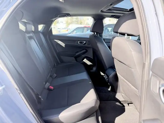 2023 Honda Civic Hatchback Sport Touring | No Accidents - Photo 21