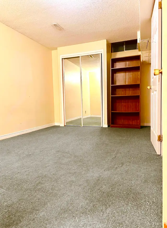 Bright 1 Bed Basement Apartment (Parking   Private Entrance) - Photo 6