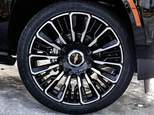 2026 Chevrolet Suburban High Country - Photo 6