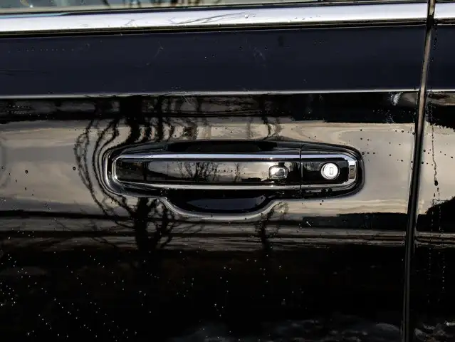 2026 Chevrolet Suburban High Country - Photo 8