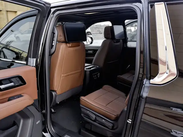 2026 Chevrolet Suburban High Country - Photo 31