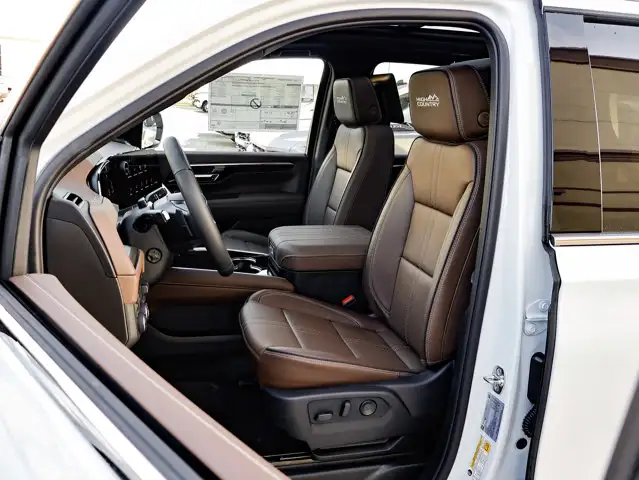 2026 Chevrolet Suburban High Country - Photo 17