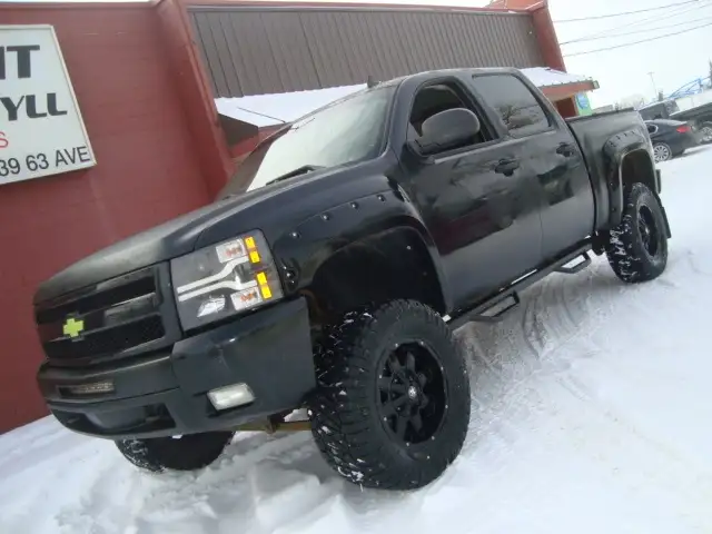 2010 Chevrolet Silverado 1500 4X4 CREW CAB LIFTED