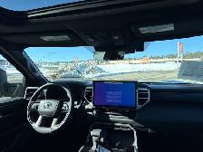 2026 Toyota Tundra Platinum SUNROOF / CREW CAB 4X4 / HEATED SEAT - Photo 10