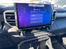 2026 Toyota Tundra Platinum SUNROOF / CREW CAB 4X4 / HEATED SEAT - Photo 17