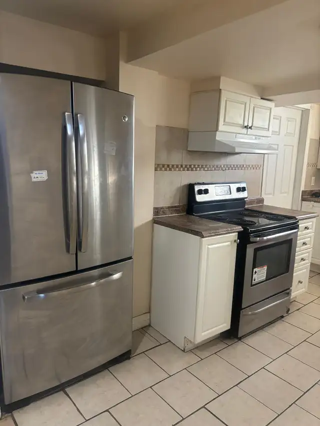 ROOM FOR RENT NEAR CENTENNIAL COLLEGE - Photo 2