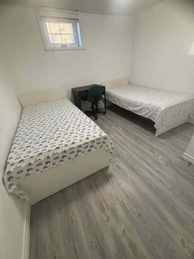 ROOM FOR RENT NEAR CENTENNIAL COLLEGE - Photo 5