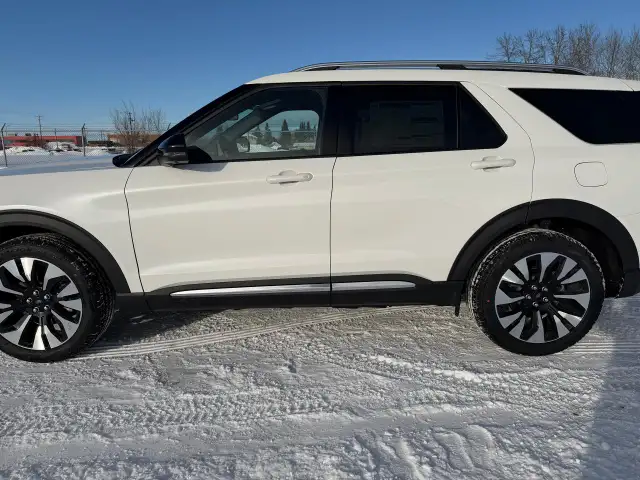 2026 Ford Explorer Platinum - Photo 3