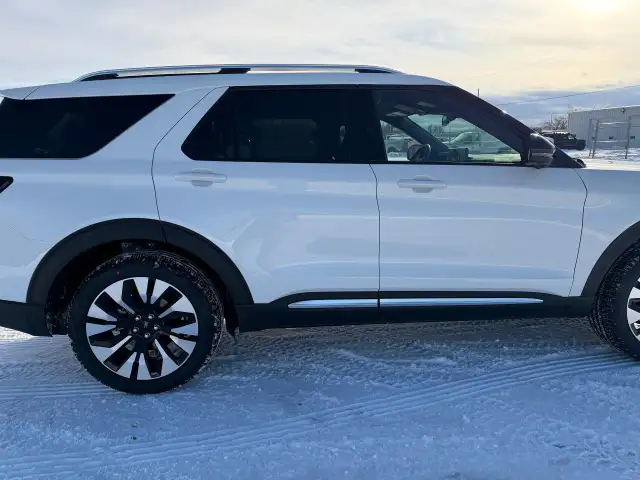 2026 Ford Explorer Platinum - Photo 7