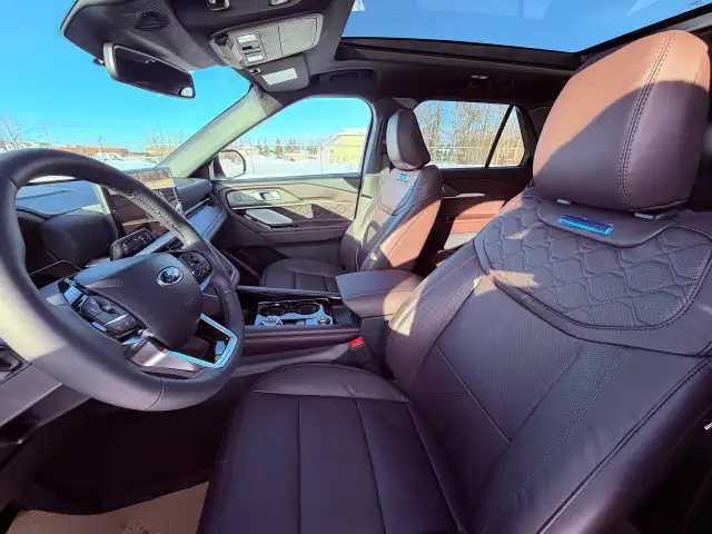 2026 Ford Explorer Platinum - Photo 16