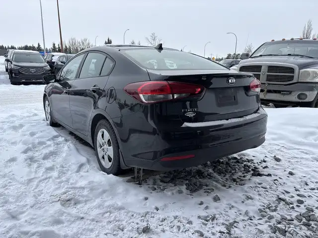 2018 Kia Forte - Photo 9