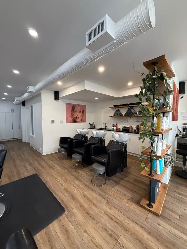 SALON CHAIR RENTAL - Photo 5