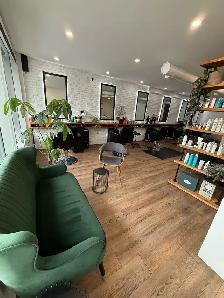 SALON CHAIR RENTAL - Photo 6