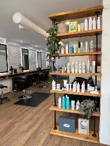 SALON CHAIR RENTAL - Photo 7