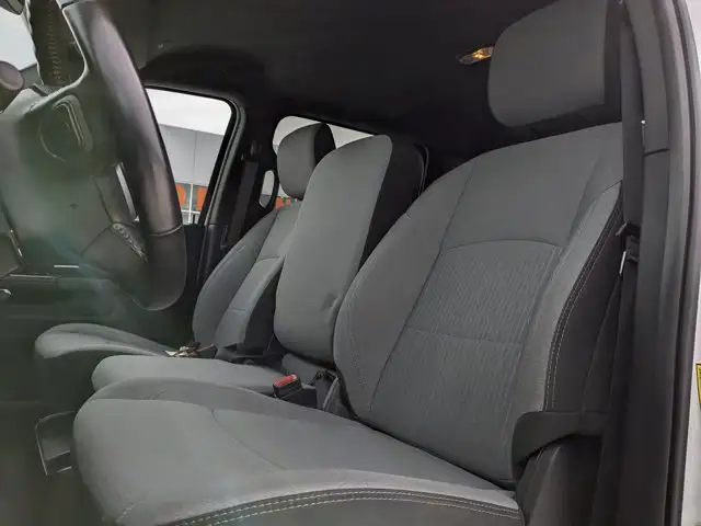 2024 Ram 3500 Big Horn - Level I - Back Up Cam - Farm Hauler - Photo 17