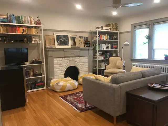 Gorgeous 2 Bed 1.5 Bath Upstairs Apartment - 13 Castle View - Photo 3