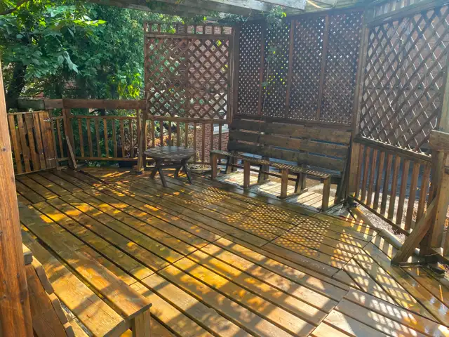 Gorgeous 2 Bed 1.5 Bath Upstairs Apartment - 13 Castle View - Photo 9