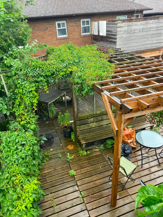 Gorgeous 2 Bed 1.5 Bath Upstairs Apartment - 13 Castle View - Photo 10