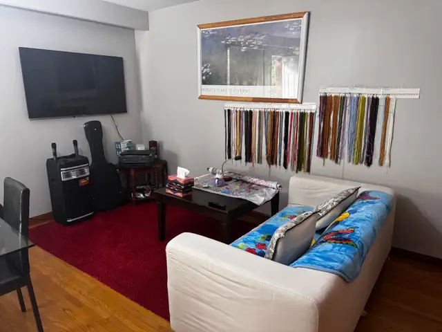 Private room or share - Photo 6