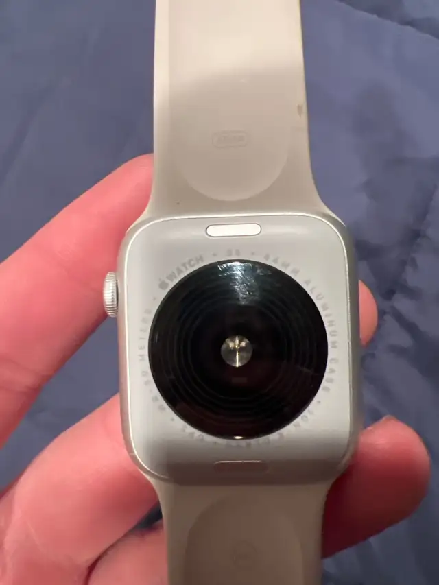 Apple Watch SE 44mm - Photo 2