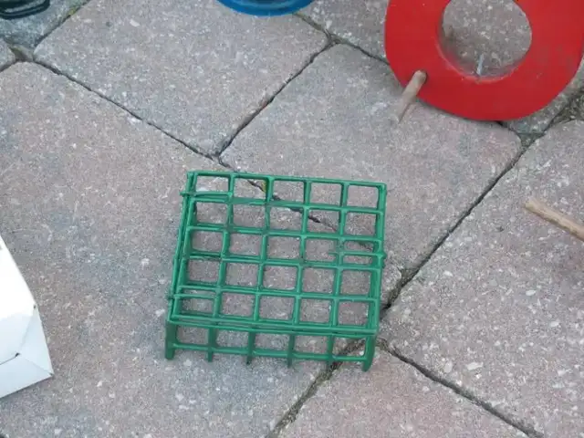 5 Bird Feeders, plus free gift - Photo 7