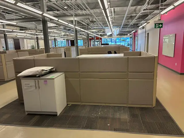 Used Cubicles For Sale-Ufficio Furniture-Call Us Now! - Photo 6