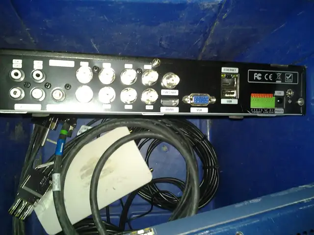 space technologies vx nvr with 1tb hd hdmi $70 with 4 cameras $1 - Photo 2