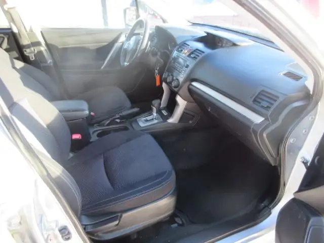 2015 Subaru Forester i Touring Sunroof, Rear Wiper FWD - Photo 9