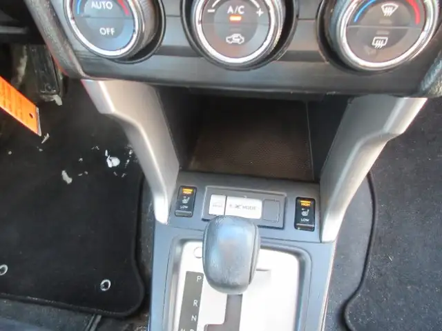 2015 Subaru Forester i Touring Sunroof, Rear Wiper FWD - Photo 10