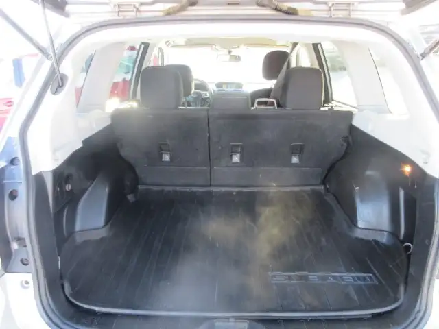 2015 Subaru Forester i Touring Sunroof, Rear Wiper FWD - Photo 13